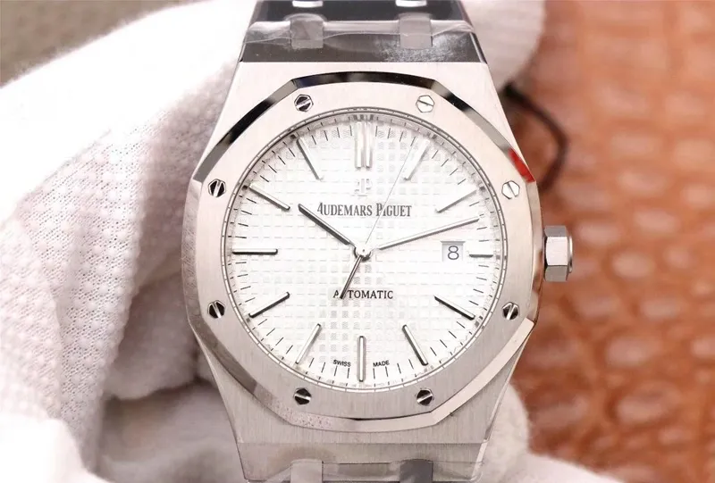 Audemars Piguet Royal Oak 15400ST.OO.1220ST.02 ZF Factory 1:1 Best Edition Replica Watch White Dial Swiss 9015